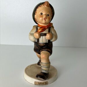 Vintage Collectible Hummel "School Boy" Figurine #82 2/0 |
